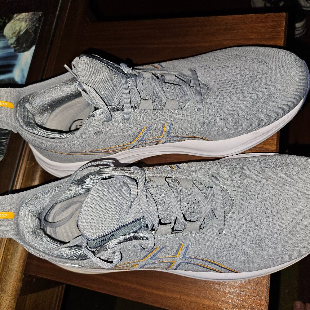 Men's Asics Gel Nimbus 26 size 10.5